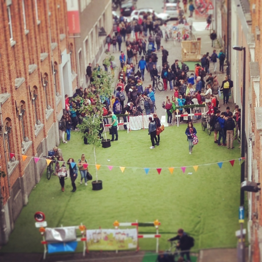 Spelen en ontmoeten tijdens een leefstraat